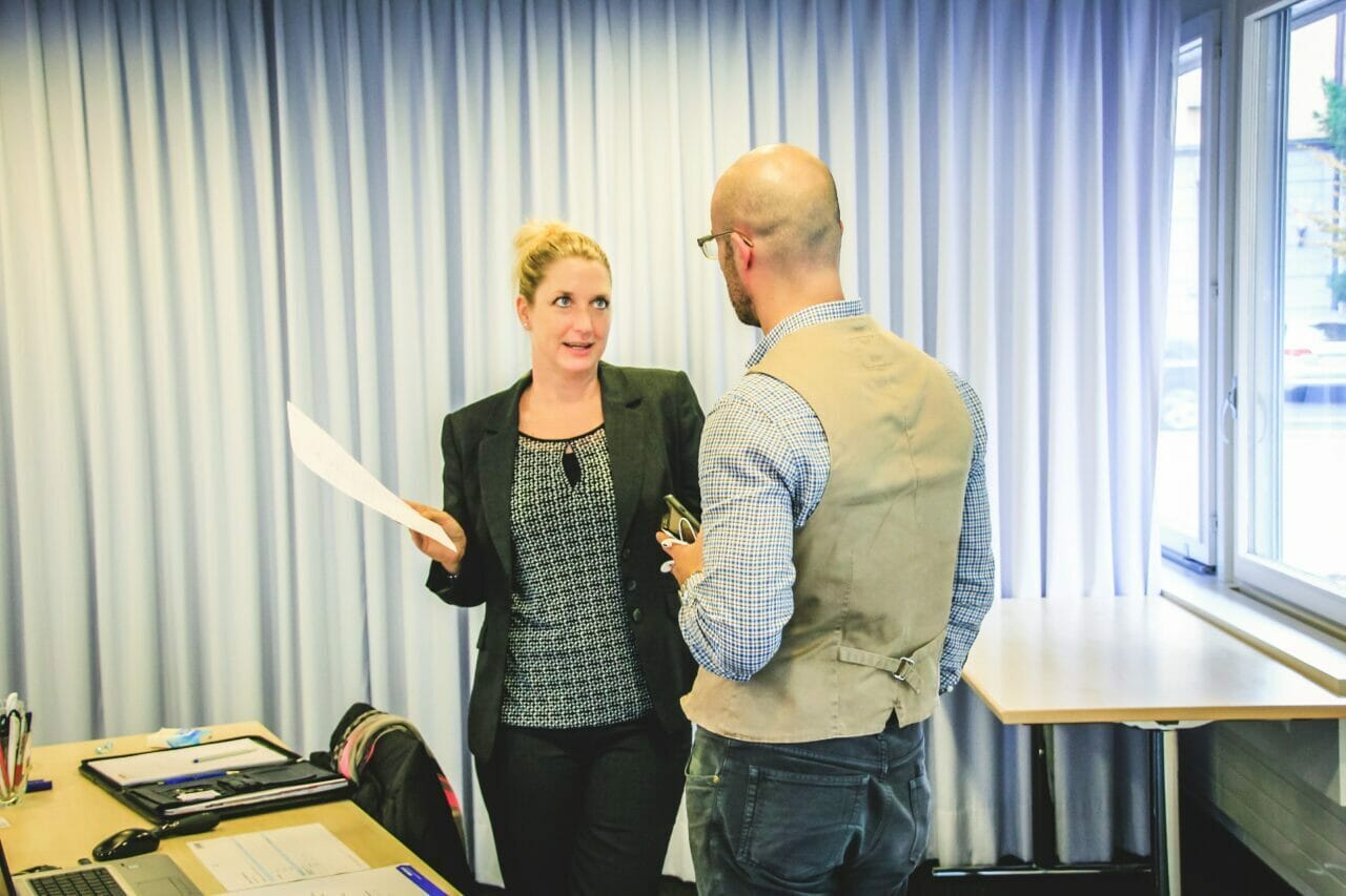 Lea Derendinger von finesolutions im Zoll Seminar zu Exportkontrolle.